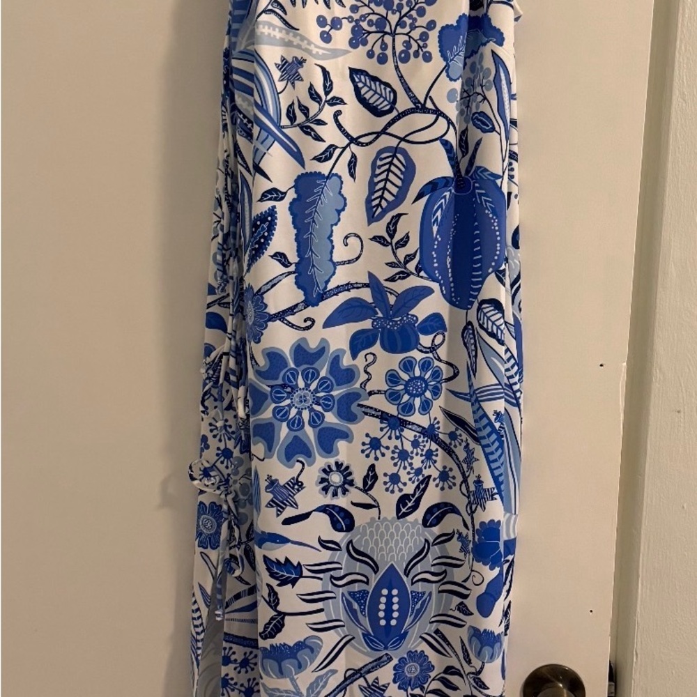 Gretchen Scott Designs Blue & White Floral Swim Sarong